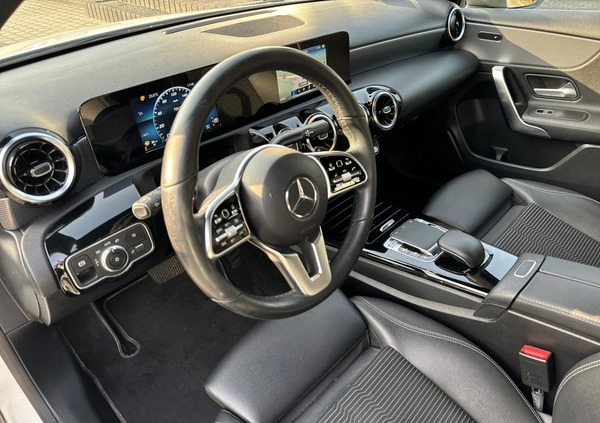 Mercedes-Benz Klasa A cena 92900 przebieg: 103105, rok produkcji 2019 z Sosnowiec małe 232